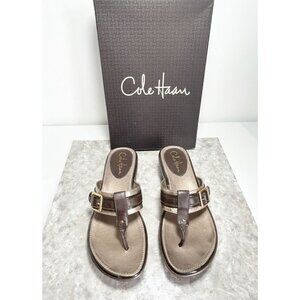 Cole Haan Nike Air Maddy Thong Sandal in Dark Chocolate/Choc Patent - Sz 10